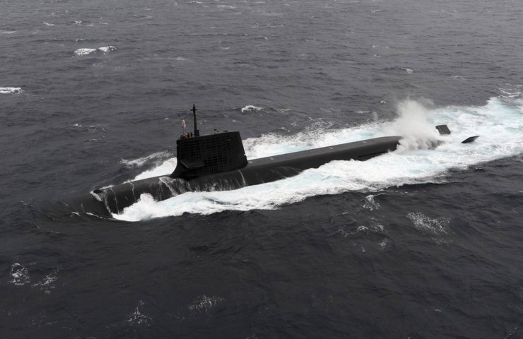 Японська підводний човен зіткнувся при спливанні з торговим судном