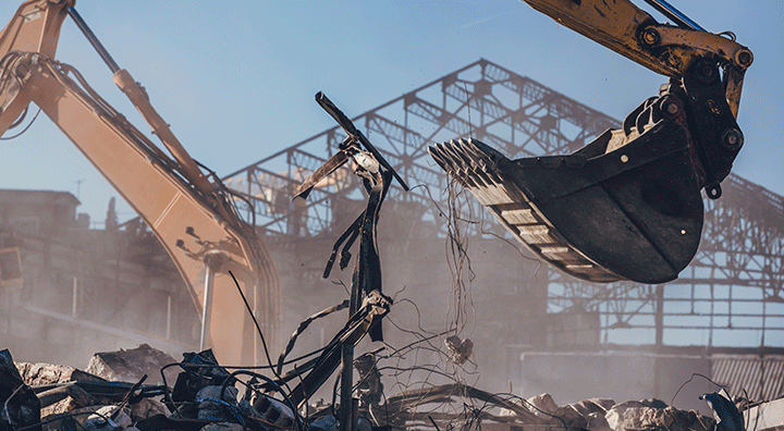 Dismantling of industrial metal structures