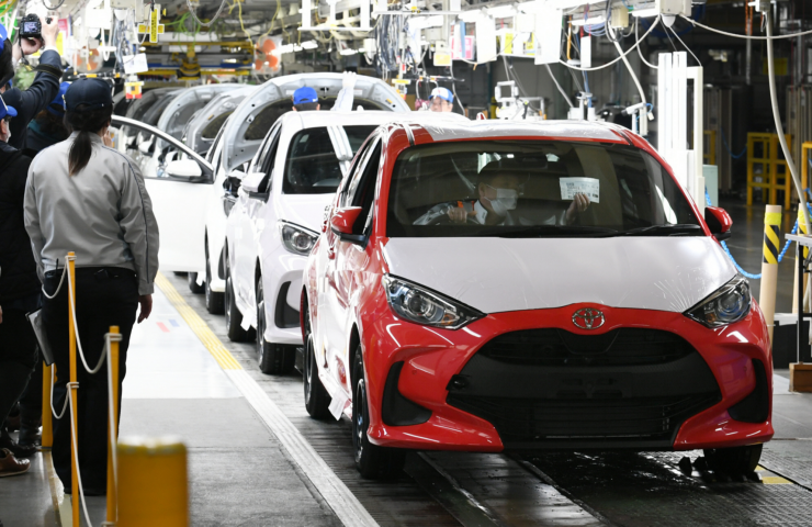 Дефицит чипов обвалил японское производство автомобилей на 10%