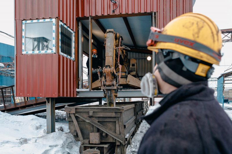 A robotic destroyer was used to clean the trolleys from raw materials at the Polymetal Plant