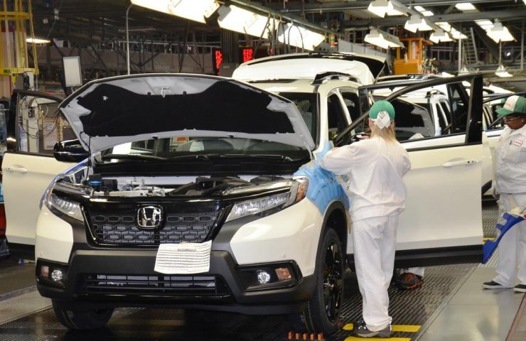 Honda припиняє виробництво автомобілів на всіх заводах в США і Канаді