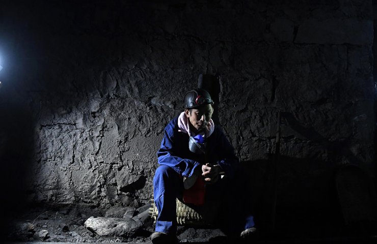 Четыре человека заблокированы в результате аварии на угольной шахте в Северном Китае