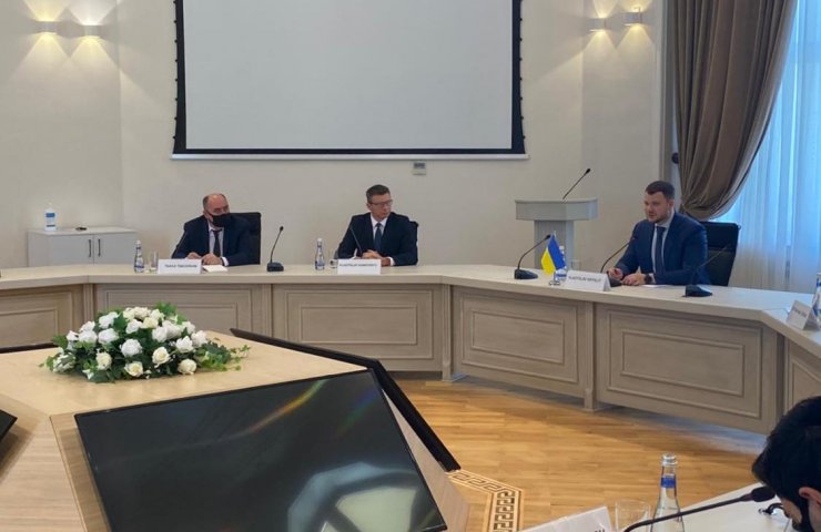 Minister of Infrastructure of Ukraine invites Azerbaijan to invest in transport projects