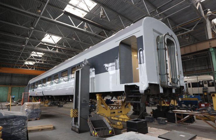 На Крюковском вагоностроительном заводе отремонтируют вагоны построенные к Евро 2012