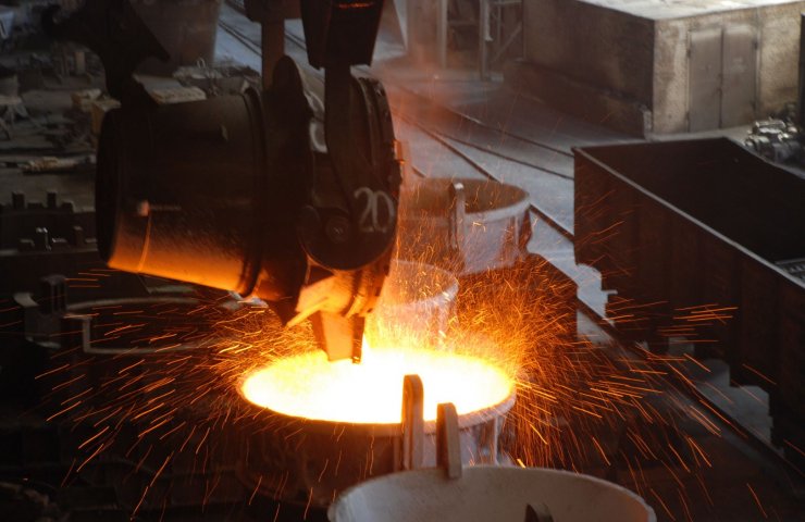 Никопольский завод ферросплавов готовится к росту производства и запускает еще одну печь