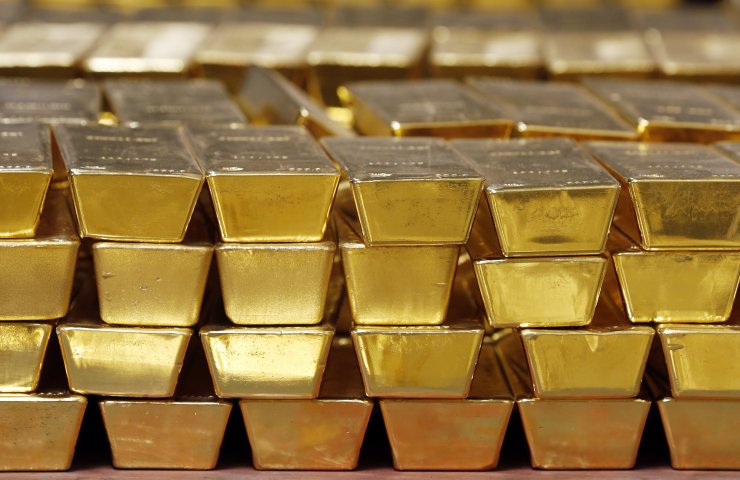 Золото подорожало выше $1800 за унцию впервые с февраля