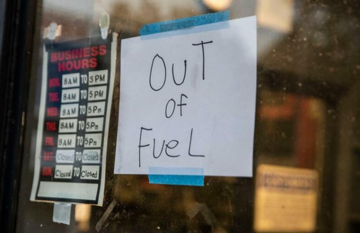 Half of US states declare a state of emergency due to fuel shortages