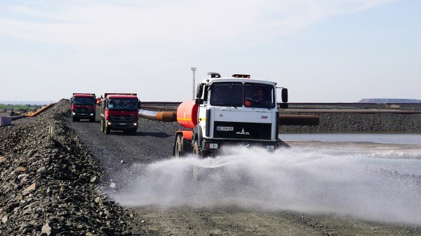 Severny GOK implements a set of measures for dust suppression at the tailing dump