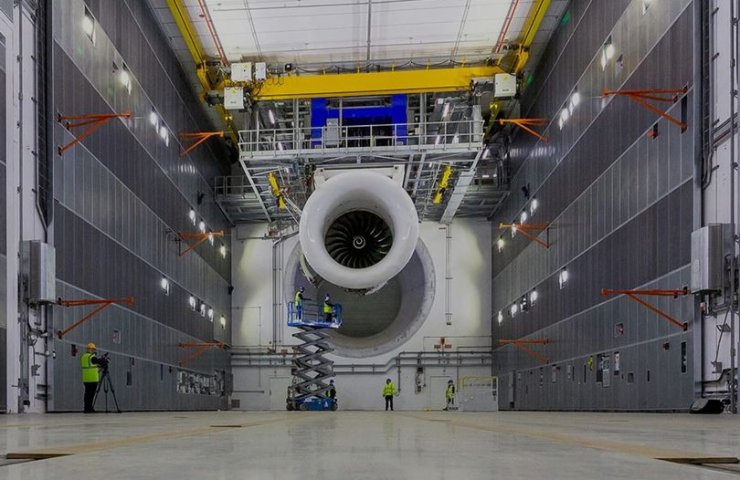 Rolls-Royce відкрив найбільший в світі випробувальний стенд для авіаційних двигунів