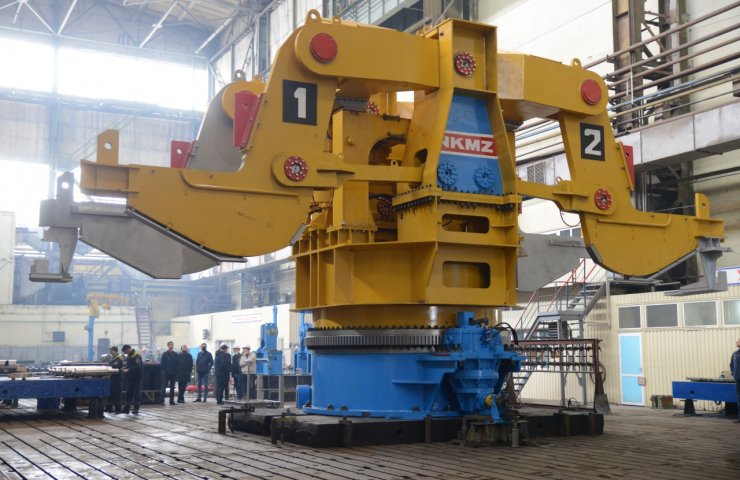 NKMZ shipped a unique steel-pouring stand to Uzbekistan