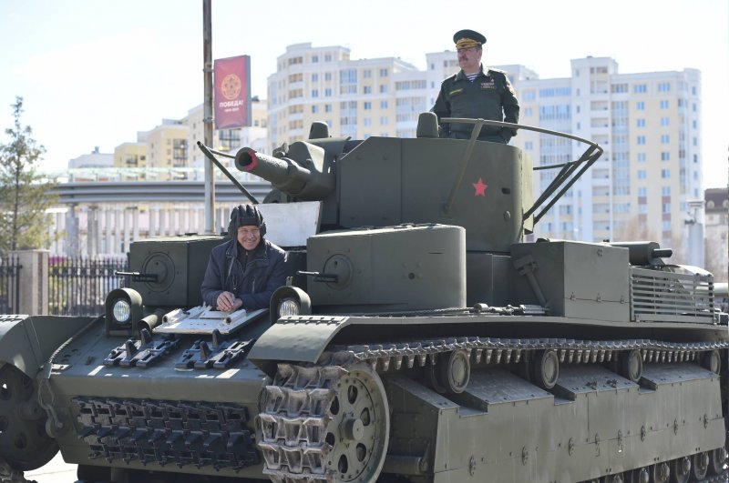 «Такого немає ніде!»: У Верхній Пишми пройшла репетиція унікального святкової ходи, присвяченого дню Перемоги