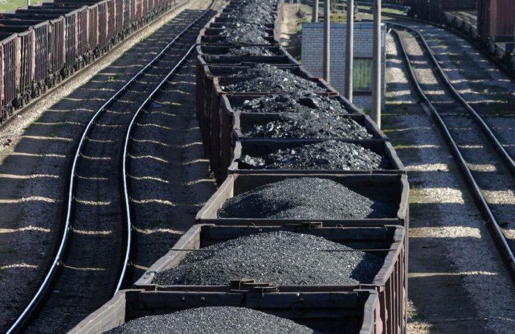 In Ukraine, police were accused of involvement in the theft of coal from trains on an especially large scale