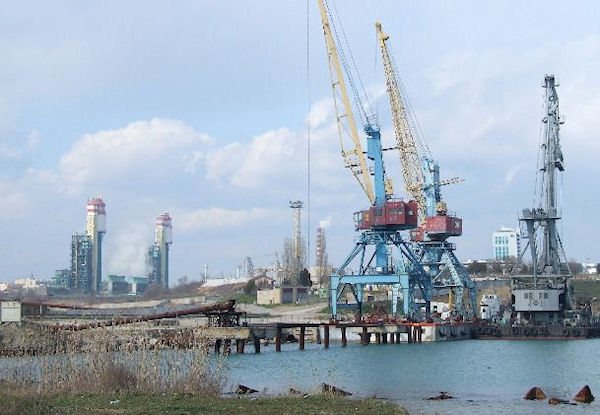 Україна відновила морські закупівлі бензину через обмеження поставок з Білорусі