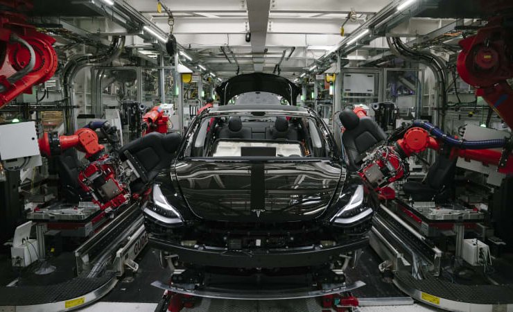 Илон Маск объяснил рост цен на Tesla увеличением расходов на металлопрокат и другое сырье