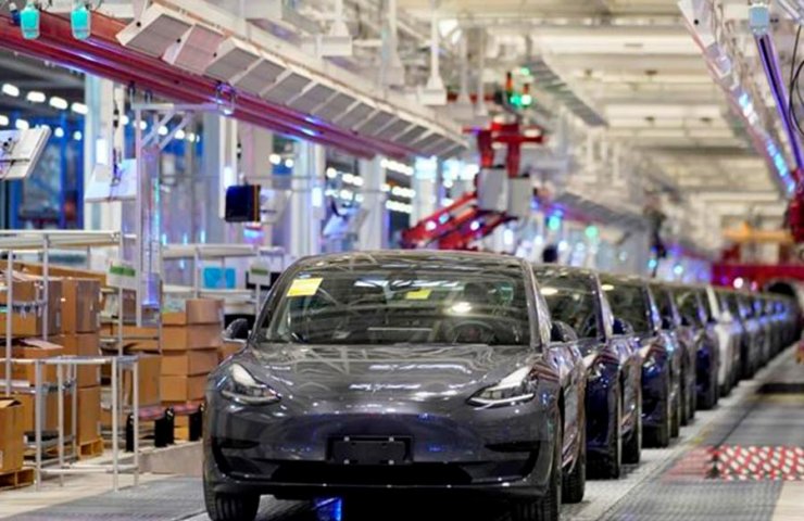 Китайський акумуляторний гігант продовжив угоду з Tesla про постачання іонно-літієвих акумуляторів