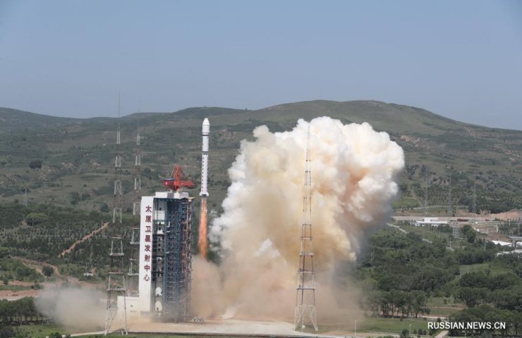 Китай запустил пять спутников с помощью ракеты-носителя «Великий поход-2D»