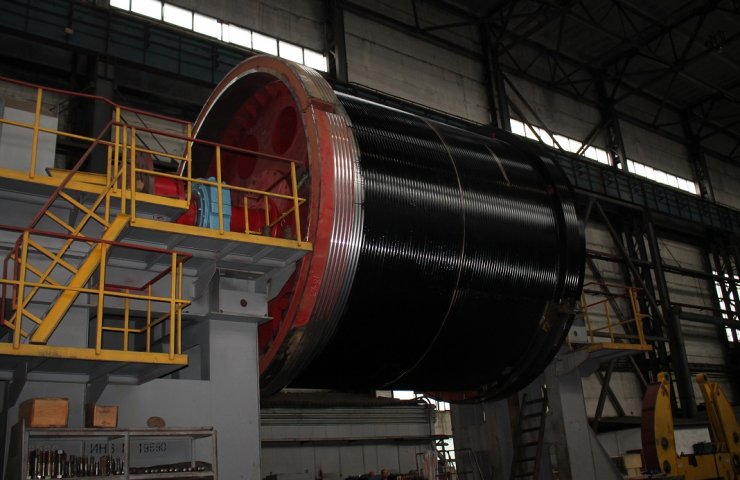 Новокраматорский машзавод построил «компактную» пятиметровую шахтную подъемную машину