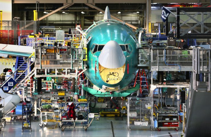 Boeing передумала увольнять 10 000 рабочих получив первую за два года квартальную прибыль