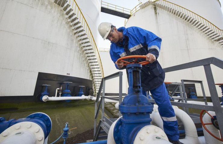 Газпром сократил закачку газа в подземные хранилища Европы и уменьшил транзит через Беларусь