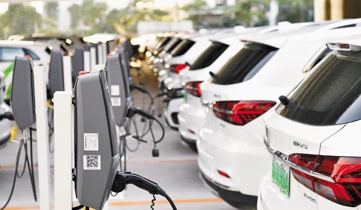 China's New Energy Vehicle Sales Hit Record High in January-July 2021