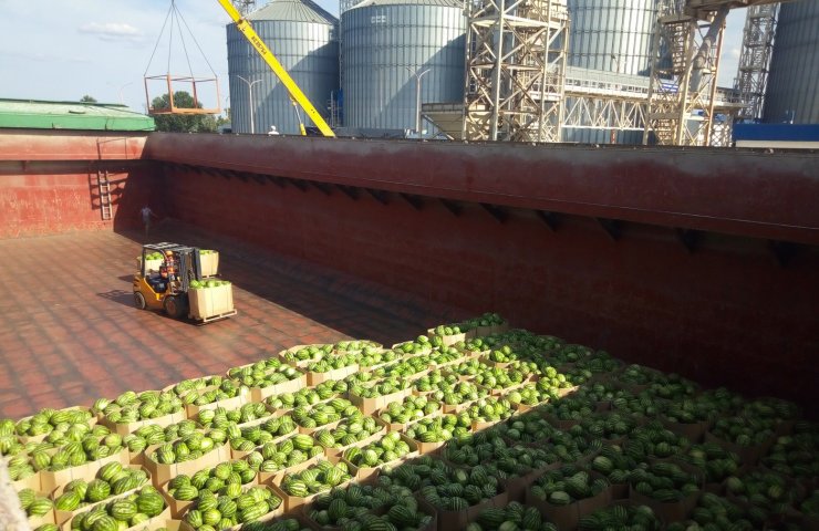 A barge with watermelons goes to Kiev from the south of Ukraine again