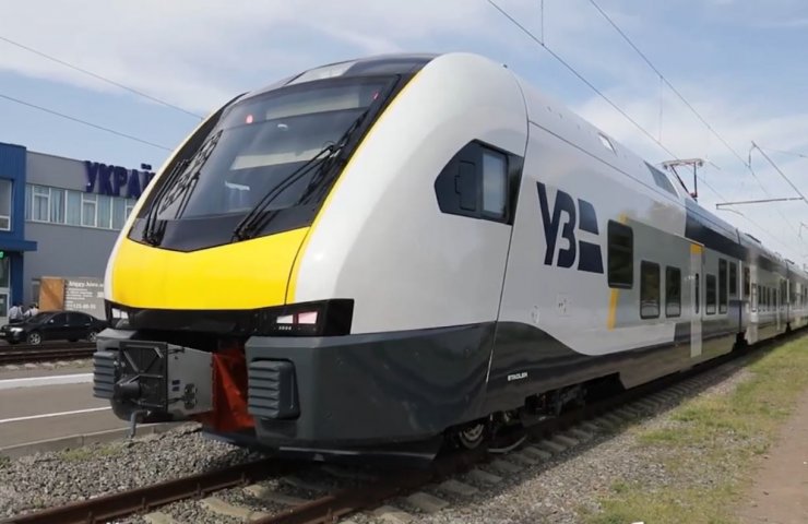 Укрзалізниця планує до кінця 2022 року закупити швейцарські поїзда Stadler FLIRT