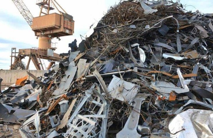 Sale of scrap metal at auction