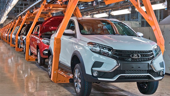 АВТОВАЗ сократил продажи автомобилей на 32,6% из-за дефицита микросхем