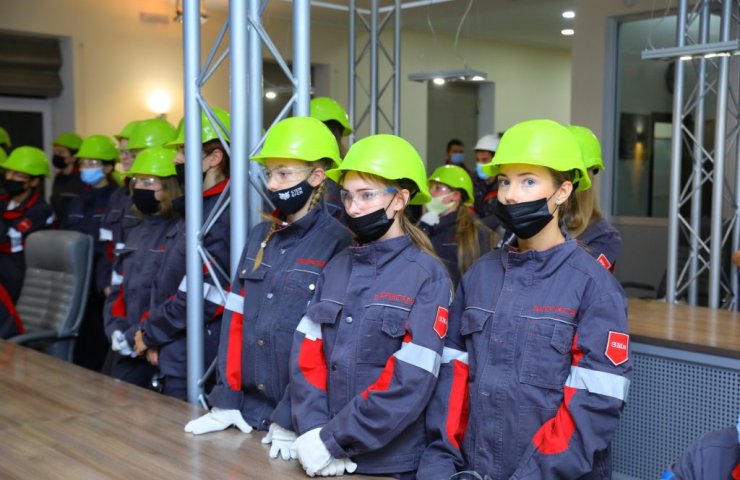 Participants of the educational program Stem is Fem got acquainted with the production of Zaporizhstal