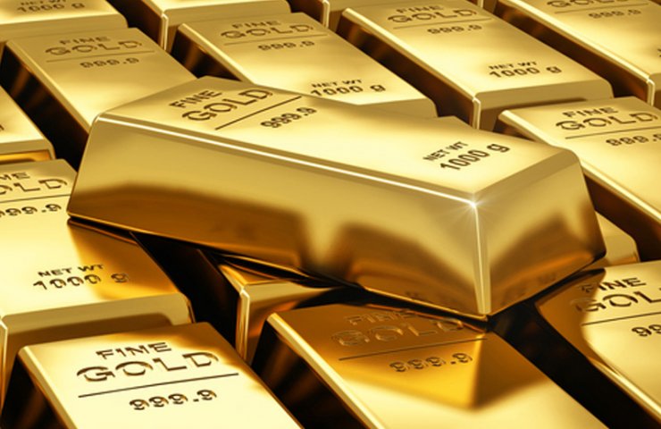 World gold prices fell to half-year lows due to the strengthening of the dollar