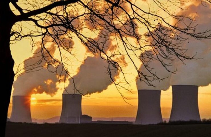 Франція вимагає назвати атомну енергетику «зеленою» лякаючи зростаючою залежністю від РФ