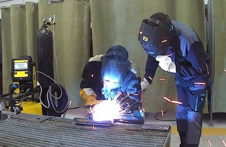 Welding training at the KST College