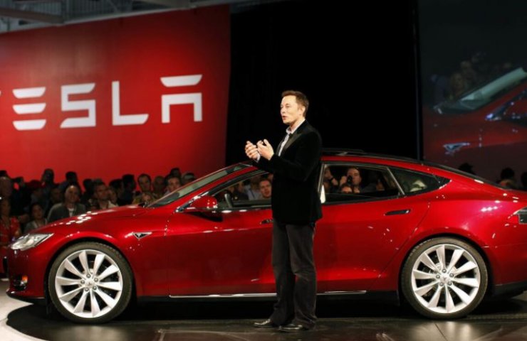 Продаст ли Илон Маск 10% акций Tesla?