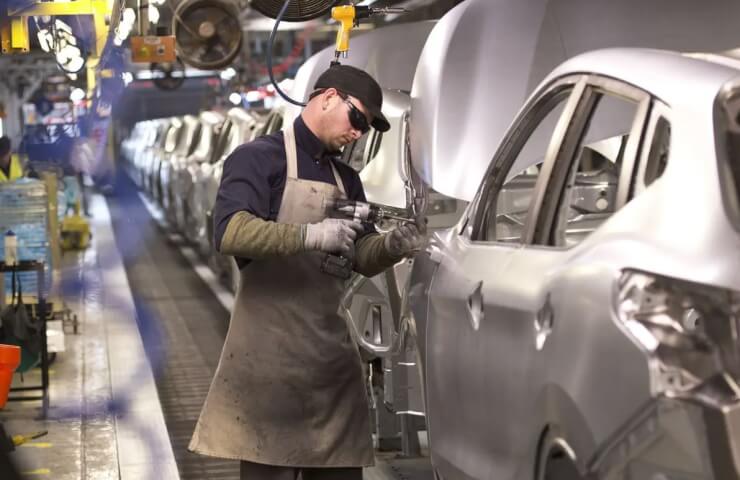 UK car production plummets to 65-year low