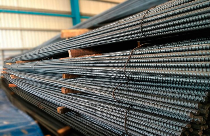 Steel stocks in warehouses in China fell to 10-month low