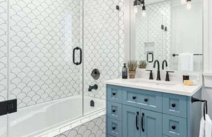 Заказ стеклянных шторок для ванной