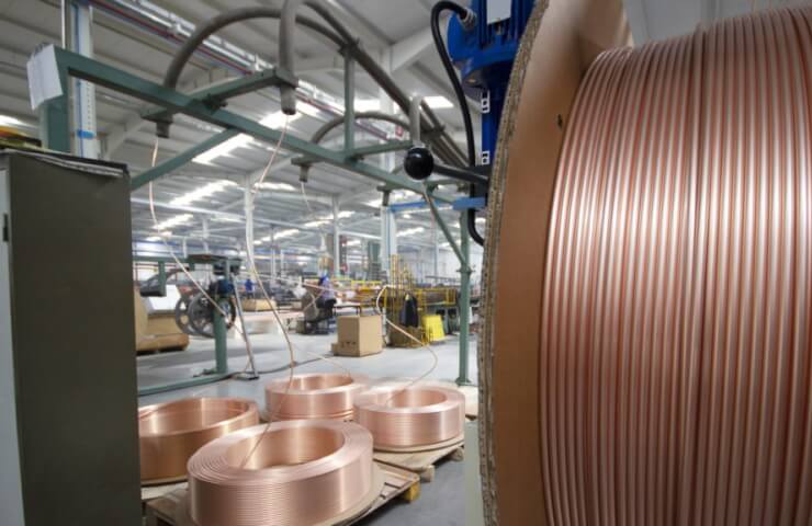 Цена на медь снизилась на фоне роста доллара