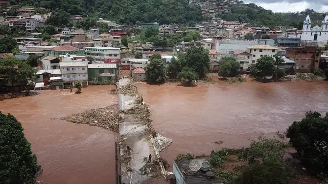 Проливные дожди в Бразилии вызвали рост цен на железную руду