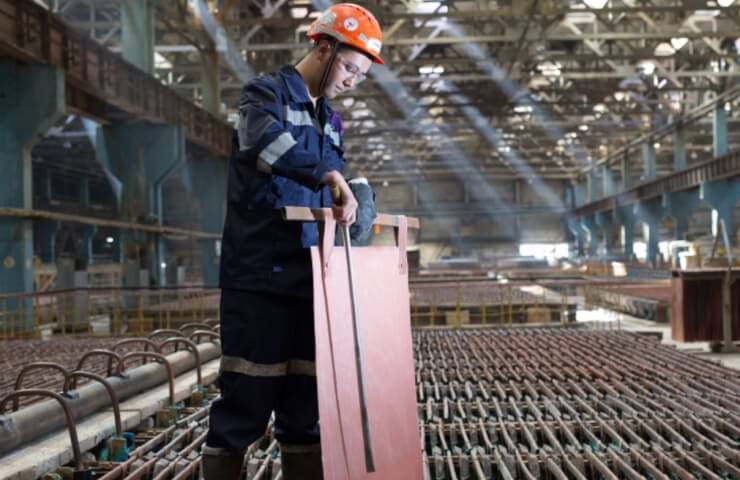 В Казахстане остановлены медеплавильные заводы: как это может отразиться на мировой экономике?