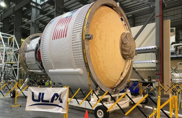 НАСА готовит мегаракеты SLS для полетов на Луну с экипажем