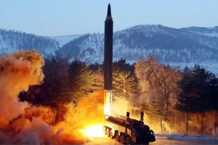 Північна Корея успішно випробувала балістичну ракету дальньої дії «Хвасон-12»
