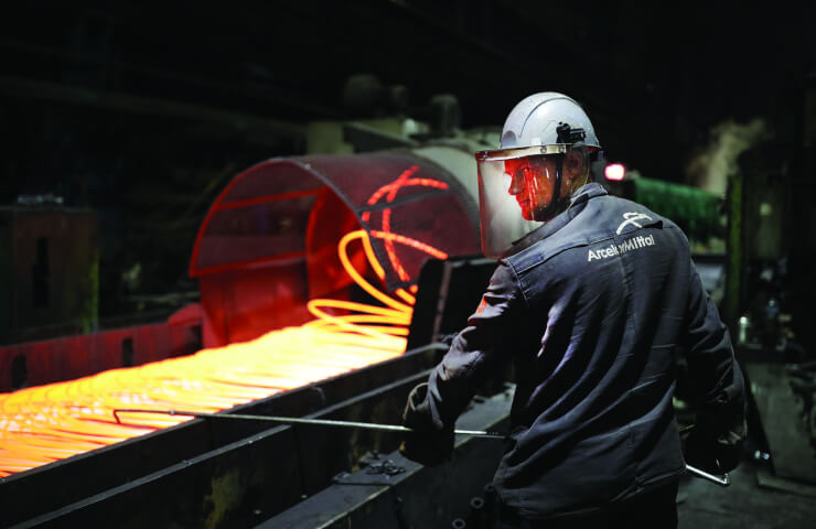 АрселорМиттал Кривой Рог разрешили выплатить заработную плату с арестованных счетов