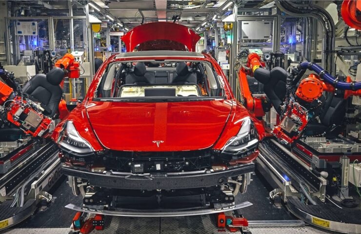 Продажи Tesla в конце 2021 года значительно превзошли ожидания аналитиков