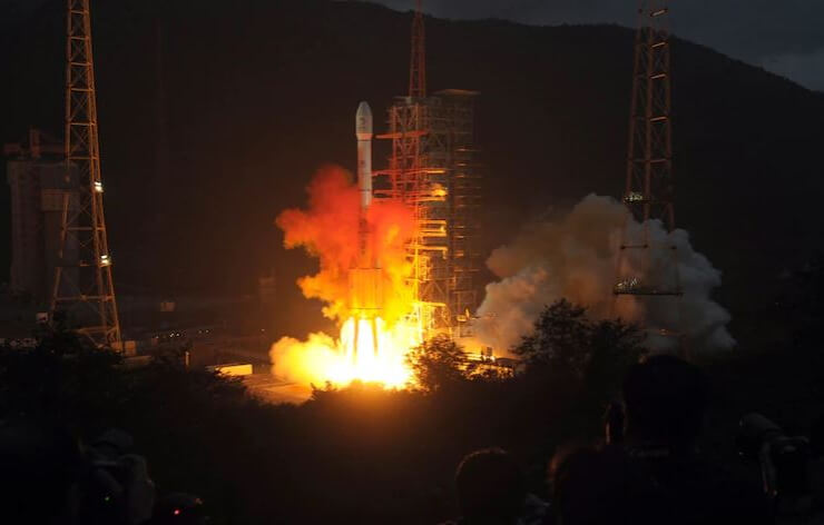 Ступінь ракети SpaceX Ілона Маска не вріжеться в Місяць, як повідомлялося раніше