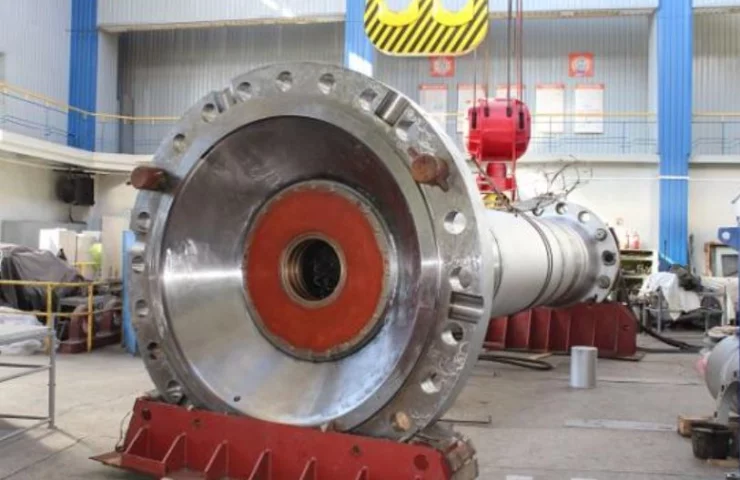 9 meters high and 43 tons in weight: a hydraulic unit shaft was installed at the Sredneprovskaya HPP