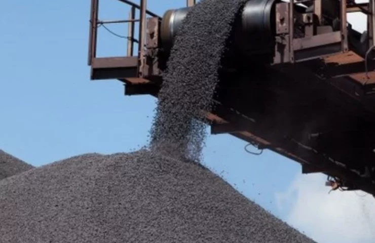 Украинский производитель железной руды Ferrexpo объявил форс-мажор по морским поставкам