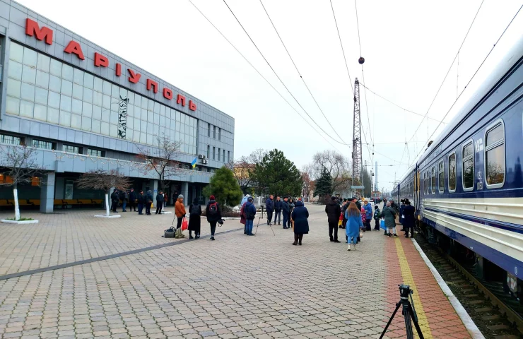 Укрзалізниця спростувала повідомлення про припинення повідомлення з Маріуполем