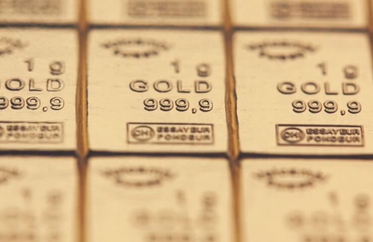 Цена на золото восстанавливается на фоне рисков глобальной инфляции