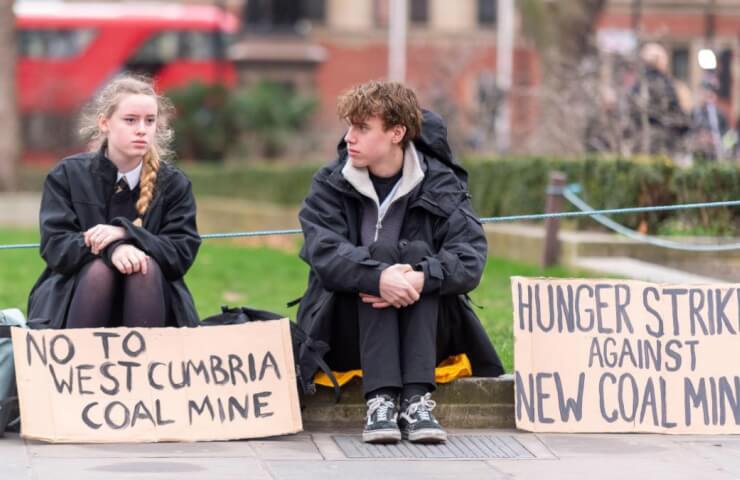 Confrontation with Russia forced the UK to unfreeze the largest coal project