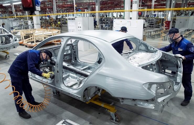 Only four Russian plants continue to produce cars